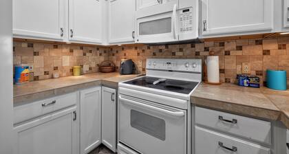 Laguna Vista Lakefront Retreat 2br Sleeps 6 2 Bedroom Townhouse