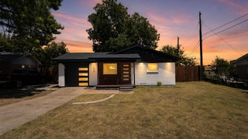 House, 3 Bedrooms | Exterior