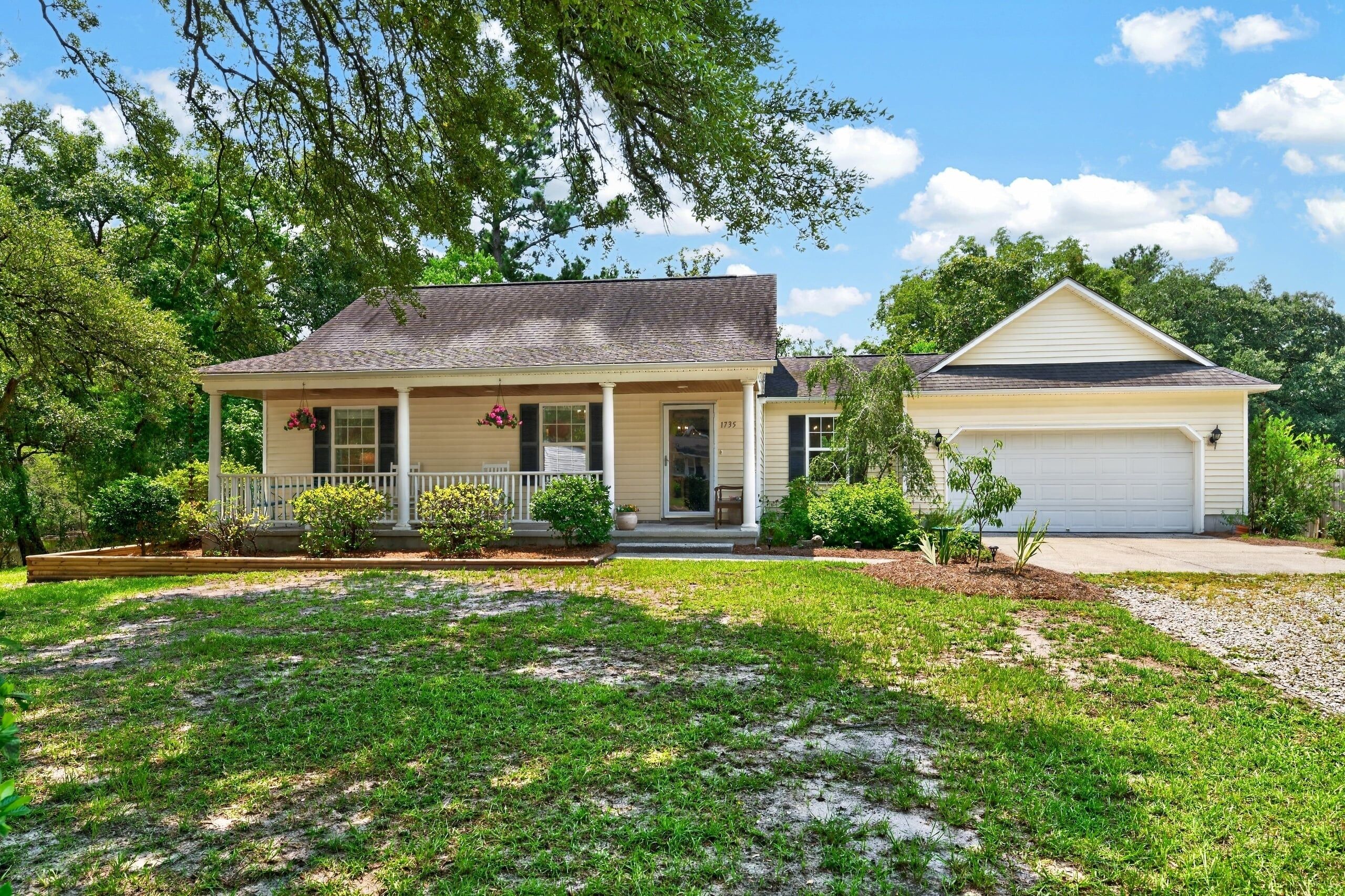House, 3 Bedrooms | Exterior
