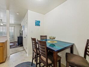 Apartment | Dining - Jsa & Jsb (Killeen)
