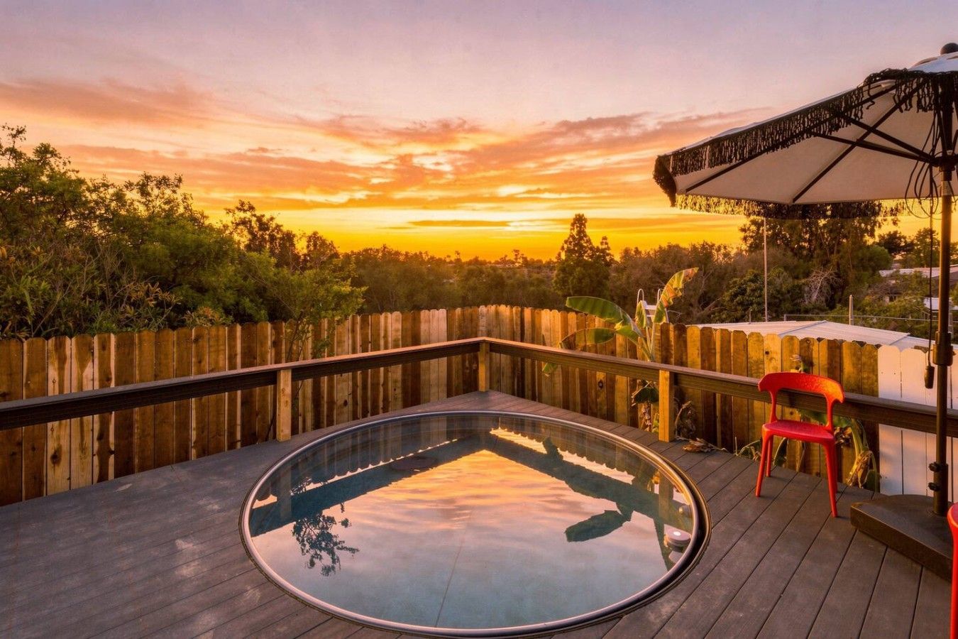 Outdoor spa tub