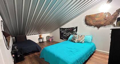 2-bedroom duplex less than a mile from Splashway