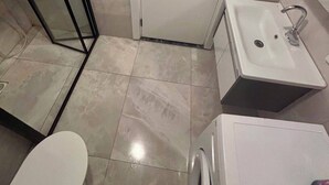 Comfort Apartment | Bathroom