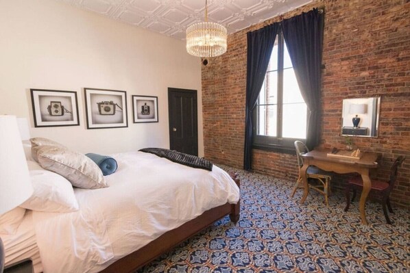 Room - Speakeasy King Room (Rm 4) (Nevada City)