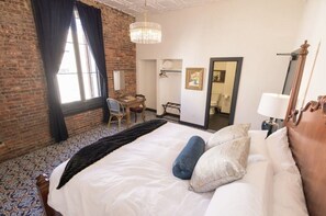 Room - Speakeasy King Room (Rm 4) (Nevada City)