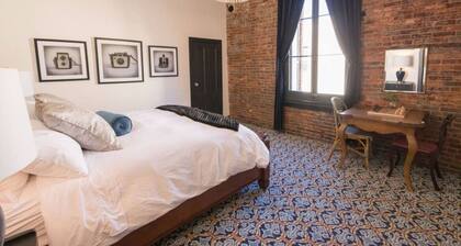 Speakeasy Room 6 Double Full