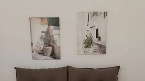 Tabla de planchar con plancha, wifi y ropa de cama 