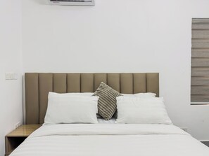 Ferros/tábuas de passar roupa, Wi-Fi de cortesia, roupa de cama