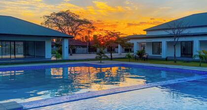 Unji Executive Lodge