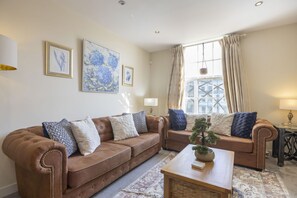 Living area - Up On The High Street (Cheltenham)