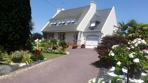Exterior - Hortensias Room 600m from the Beach (Névez)