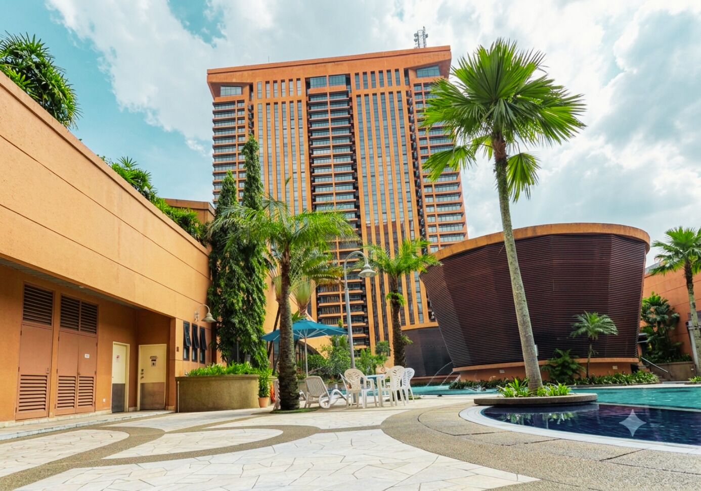 Suite estudio Deluxe, vista a la ciudad | Alberca
