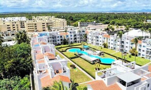 Exterior - Pool View Balcony Walk to Beach Fun Dining Shops (Punta Cana)