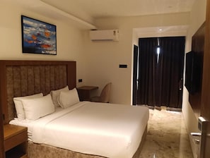 Room - Silvotel Premier By Bizzgrow Hotels (Indore)