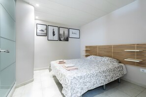 Room - Vacation Apartment 'By The Sea in Los Cristianos' with Wi-Fi and Air Conditioning (Los Cristianos)