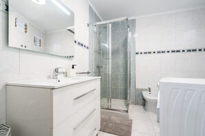 Bathroom - Vacation Apartment 'By The Sea in Los Cristianos' with Wi-Fi and Air Conditioning (Los Cristianos)