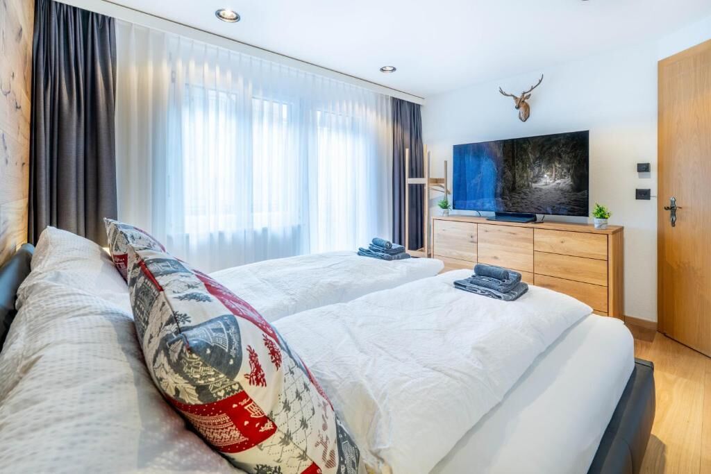 Apartment, Balkon, Gartenblick