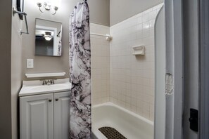 Unclassified image, 4 of 36, button - Capital City Cozy Cottage (Tallahassee)