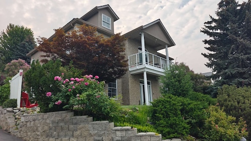 Lake and Valley view, Master Bedroom Suite
