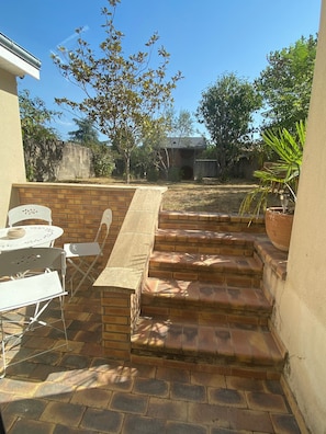 Outdoor dining - PAJ House (Châtellerault)