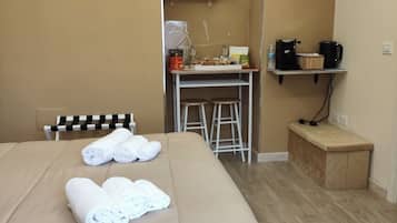 1 bedroom, iron/ironing board, WiFi, bed sheets