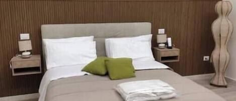 熨斗/熨衫板、Wi-Fi、床單