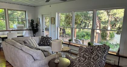 River House - Peaceful River Retreat, King Bed, 2 Miles from Colgate