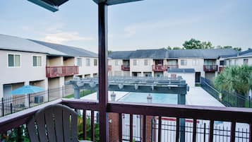 House, 2 Bedrooms, Balcony | Property grounds
