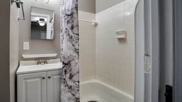 House, 2 Bedrooms, Balcony | Bathroom