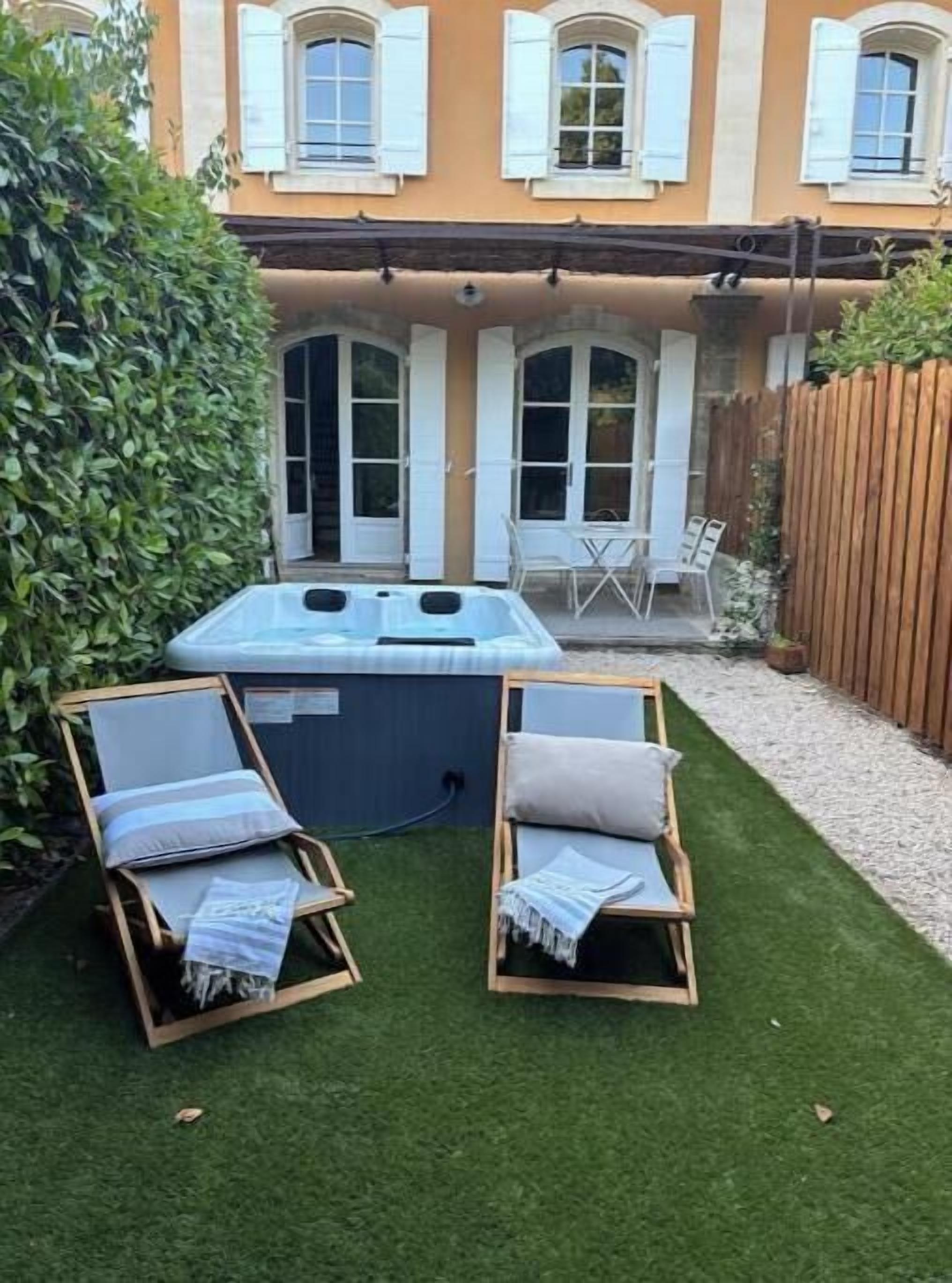 Bain à remous extérieur