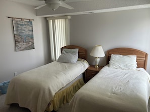 3 bedrooms, iron/ironing board, WiFi, bed sheets - Beach Block, Spectacular View; 3-bedroom townhome; Brigantine Comfort (Brigantine)