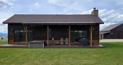 Finely-Appointed Home on 5 acres with Hot Tub