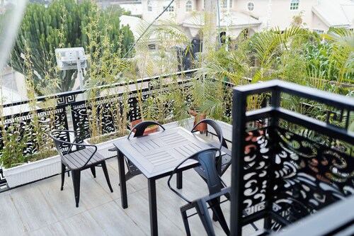 Leemas 2 Bedroom Duplex 