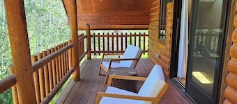Moose Retreat - Hot Tub, Outdoor Fireplace, Aspens
