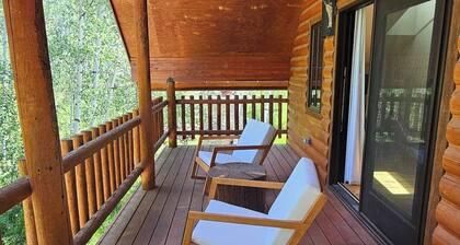 Moose Retreat - Hot Tub, Outdoor Fireplace, Aspens