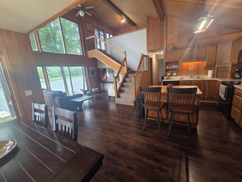 2 Bedroom + Loft Lake Cabin with a View in Charming Somerset Wisconsin