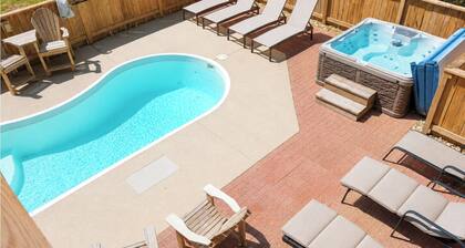 3-Min Walk to Beach, Heated Private Pool & Hot Tub, Loaded, Pets OK