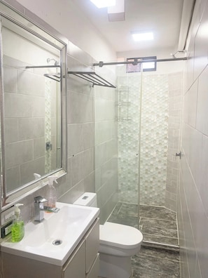 Bathroom - Room with private bathroom and terrace 2 (Medellín)