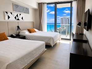 2 bedrooms, iron/ironing board, WiFi, bed sheets - Charming 2 bedroom apartment with ocean view in Hollywood Beach (Hollywood)