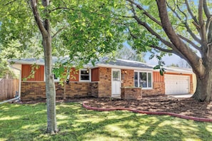 Exterior - Hot Tub, Fireplace, Game Room, Bar, Huge Backyard, Huge Sofa & TV! 5min to Lambo (Green Bay)