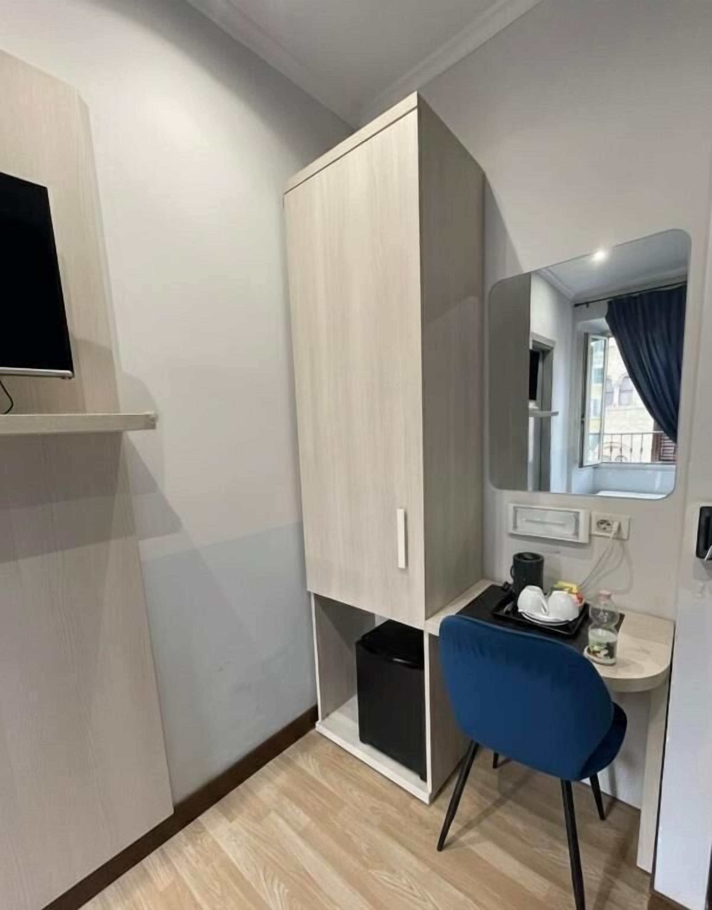 In-room safe, desk, laptop workspace, blackout drapes