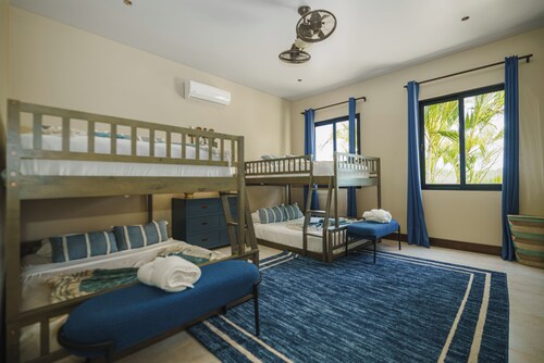 Ocean View Four Bedroom Villa 3 King + bunk – Prana Maya Island Resort
