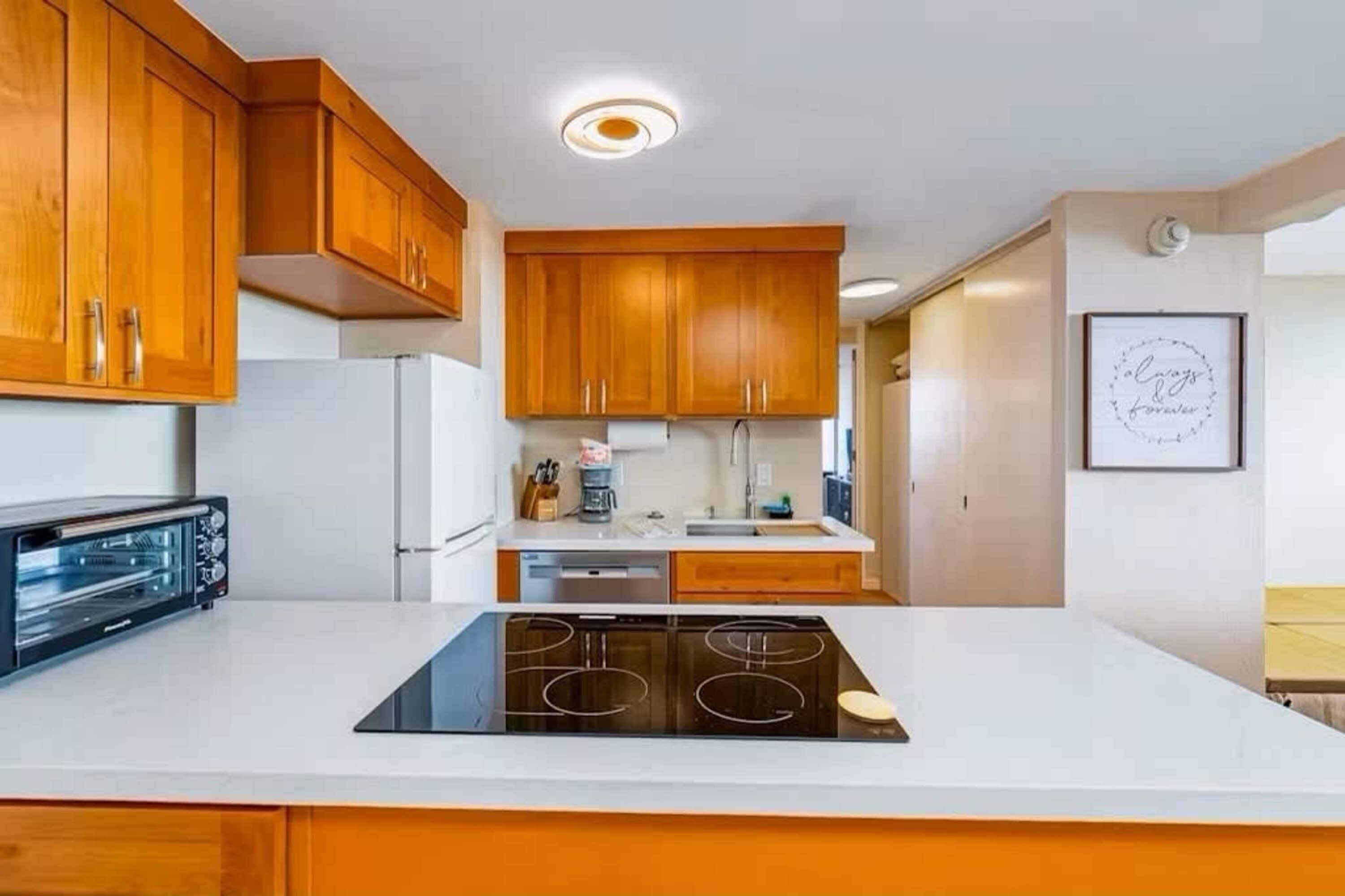 Apartment (1 Bedroom) | Private kitchen | Coffee/tea maker, fridge, microwave, oven