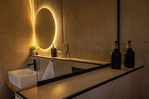 Deluxe Apartment, Mountain View | Bathroom - iuman patagonia (El Calafate)