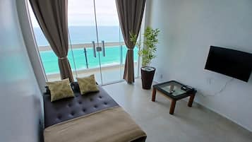Deluxe Apartment, Balcony, Beach View