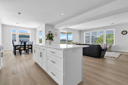 3BR Ocean View Luxury Penthouse in Seaside Heights
