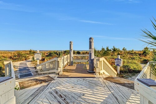 Breakers 220 Oceanfront Condo Direct Beach Access Elevator