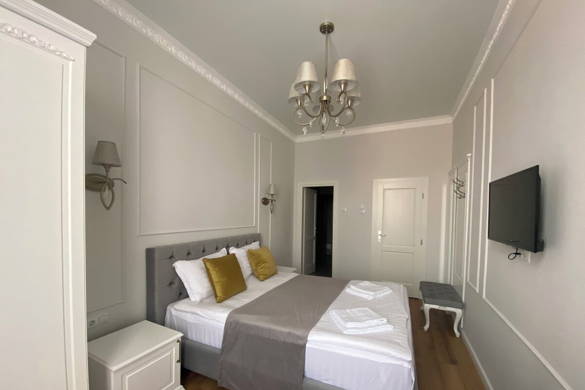 Comfort Double Room, Non Smoking, City View | Premium bedding, Select Comfort beds, minibar, in-room safe