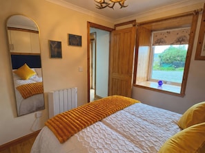 Room - Bothan Beag (South Uist)