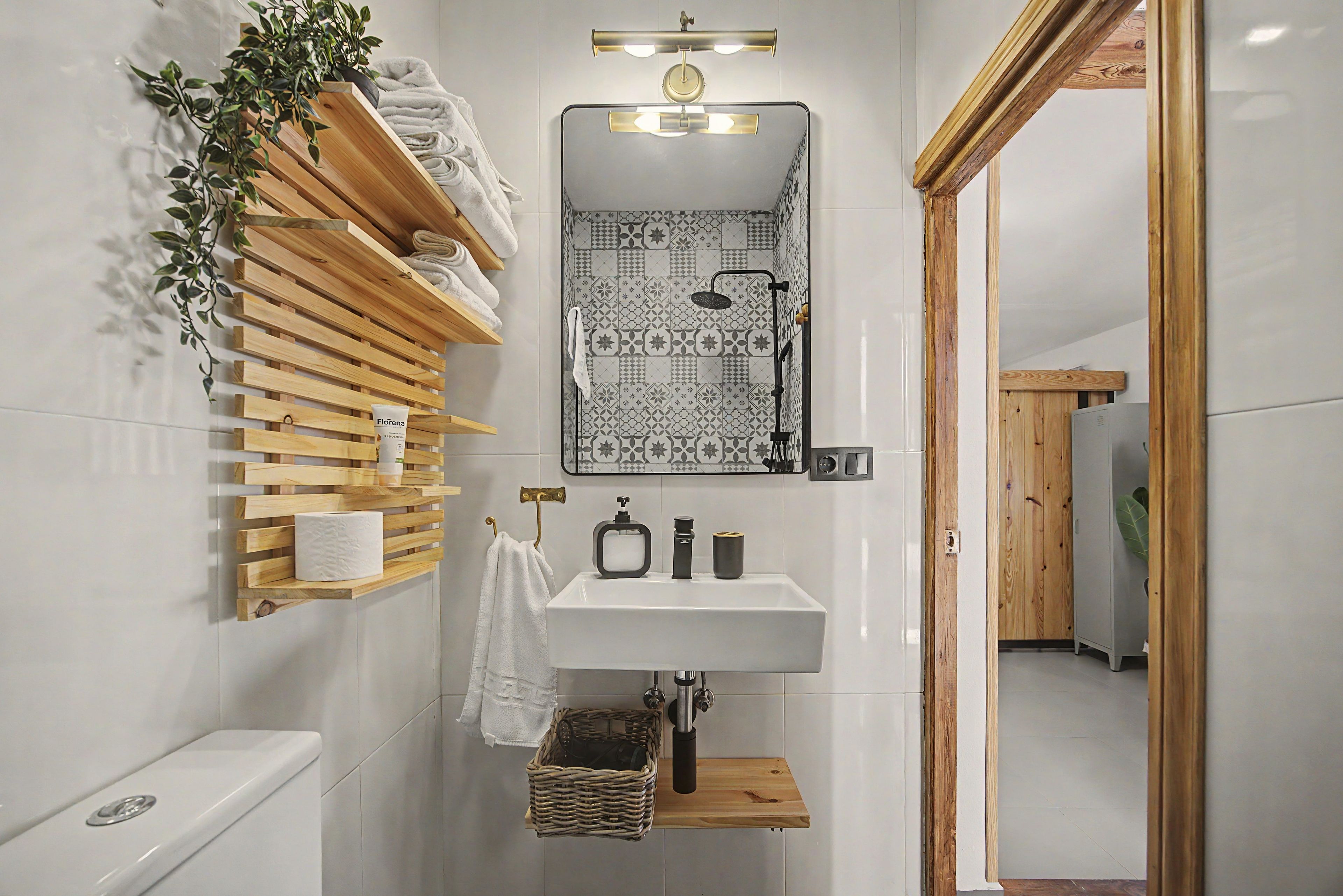 Dusche, Haartrockner, Handtücher
